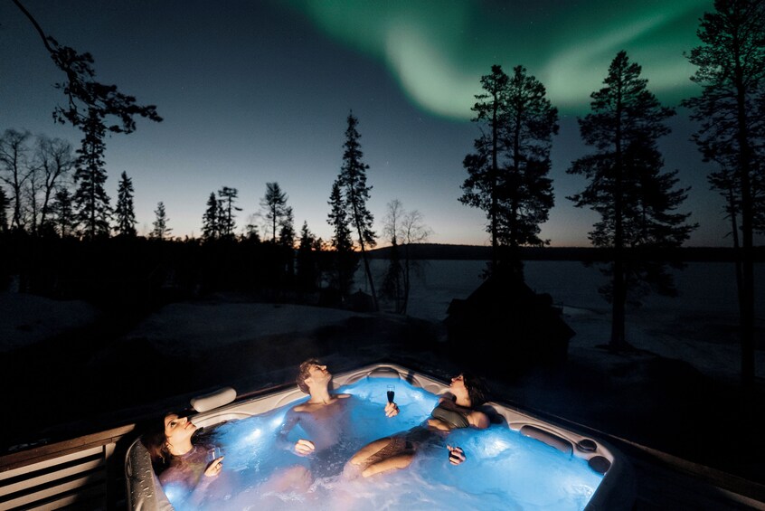 Rovaniemi: Arctic Sauna and Hot Tub with Northern Lights