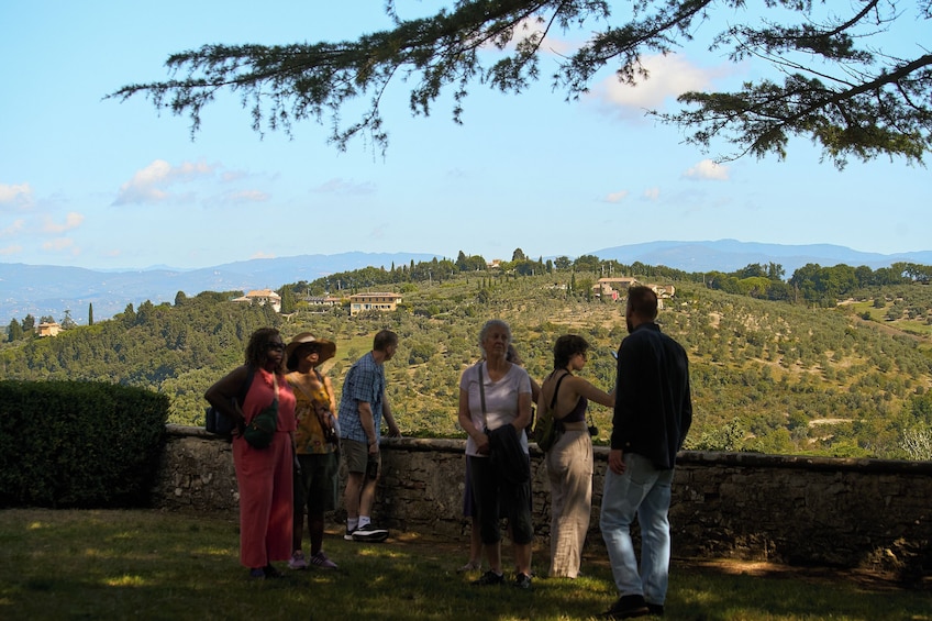 Supertuscan Wine Tour: Masterclass by a Wine Expert