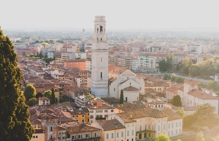 Verona City of Love Sightseeing Tour 