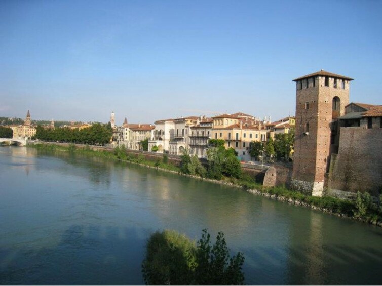 Verona City of Love Sightseeing Tour