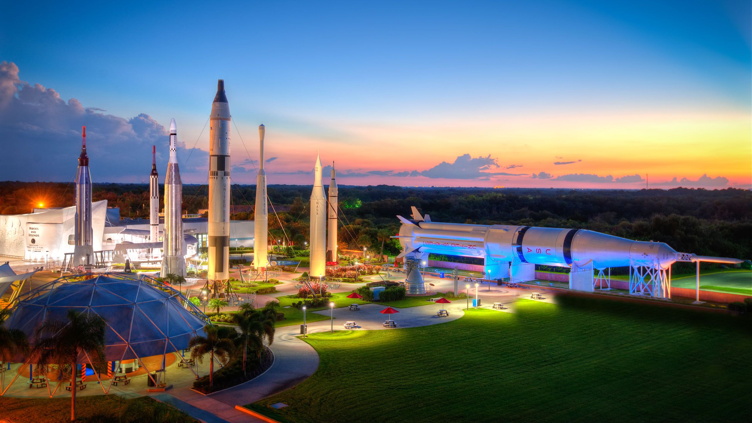 kennedy space center tours hours