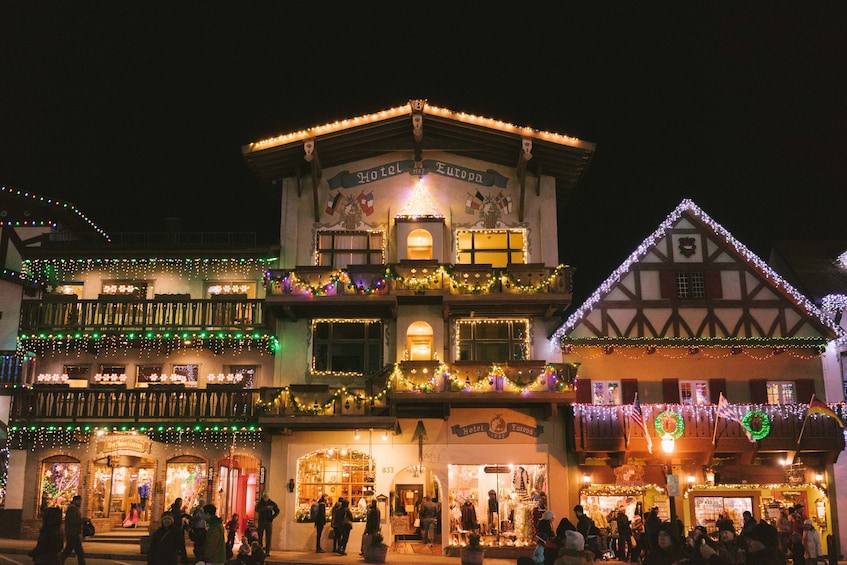 Leavenworth Christmas Lighting Festival Daytrip from Seattle