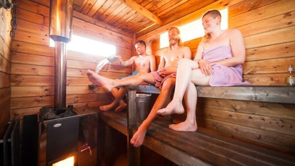 Rovaniemi: Lakeside Midnight Sun & Sauna in Summer