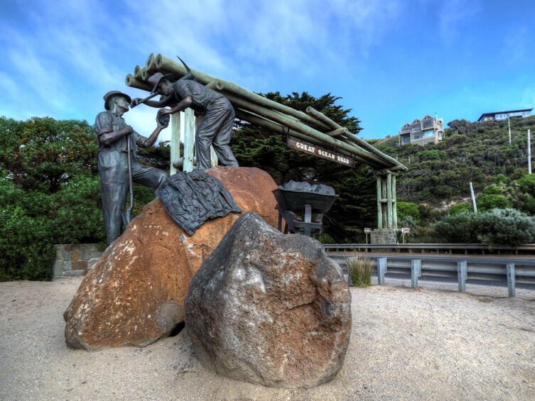 Sculpture and sign for Great Ocean Road in Australia