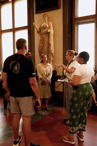 Skip-the-Line: Uffizi Masterclass by Art Expert