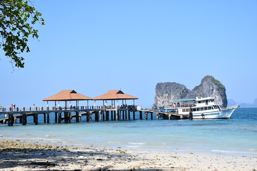 Tin Adventure Sea Tour to 4 Islands & Emerald Cave from Koh Lanta