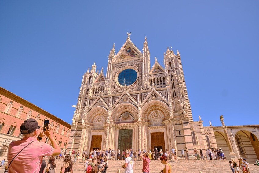 Siena, San Gimignano, Monteriggioni & Chianti from Florence