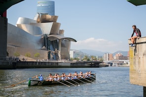 Bilbao, Gaztelugatxe and Guggenheim tour in small groups