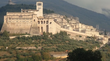 Assisi and St. Francis Basilica Private Walking Tour