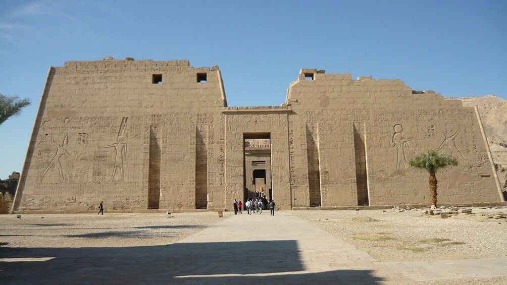  Private Tour to Dendera and Medinet Habu from Luxor