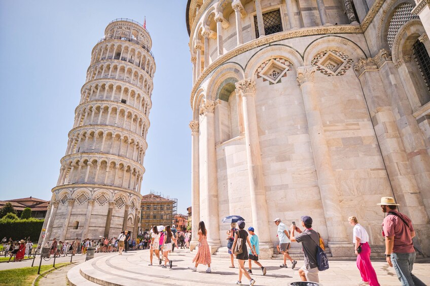 Pisa & the Leaning Tower Half Day Tour from Florence
