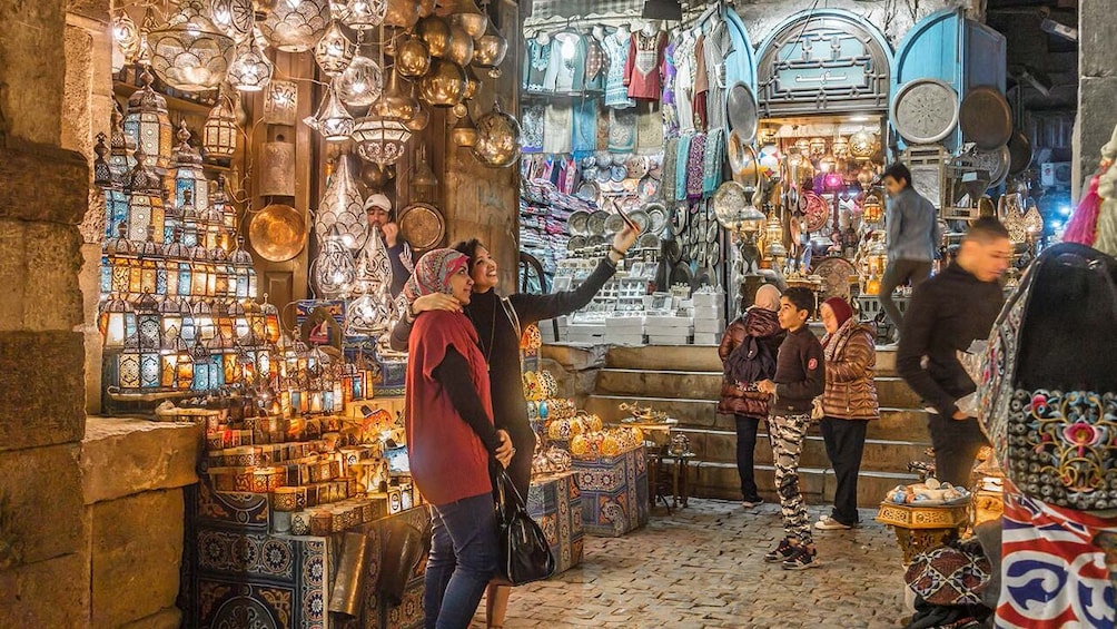 Private El-Moez Street and Khan Khalili Bazaar Include Lunch