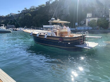 Positano & Amalfi Small Group Cruise from Sorrento