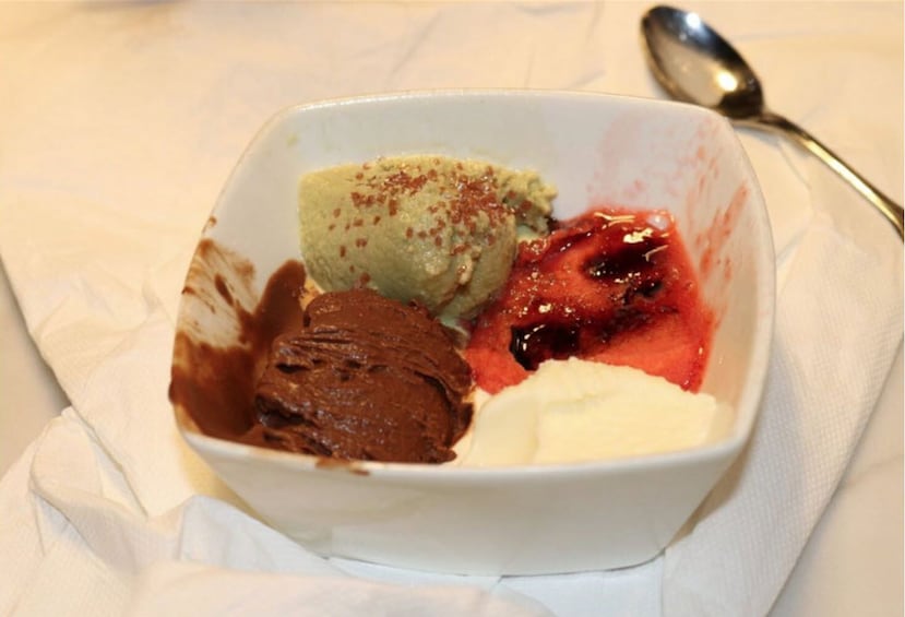 Pizza and Gelato Class at a Farmhouse in Tuscany