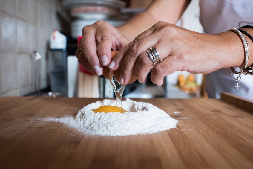 Private cooking class at a Cesarina's home in Bologna