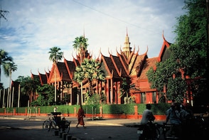 4 Days Private Guided Tour of Phnom Penh & Siem Reap