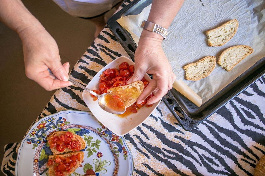 Private cooking class at a Cesarina's home in Arezzo