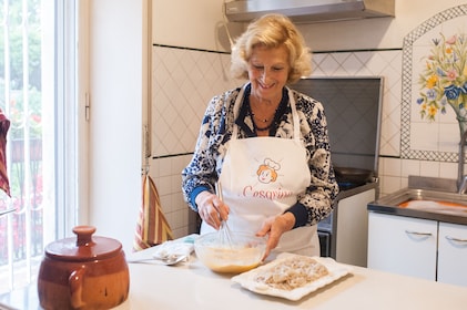 Clase privada de cocina en la casa de Cesarina en Sorrento
