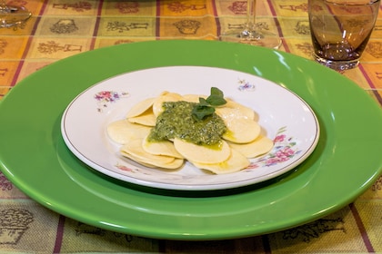 Besuch eines lokalen Marktes und Essen bei einem Einheimischen in Genua