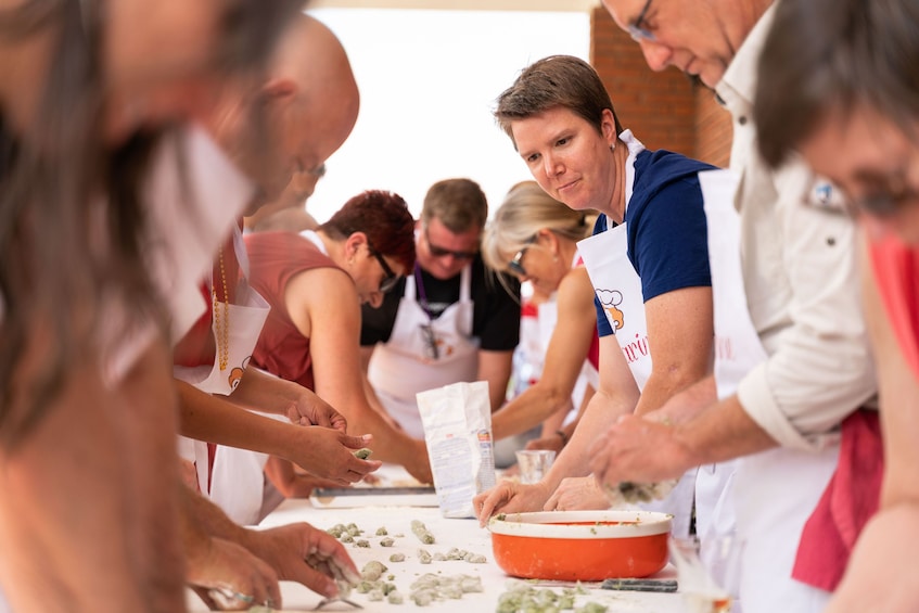 Private cooking class at a Cesarina's home in Como