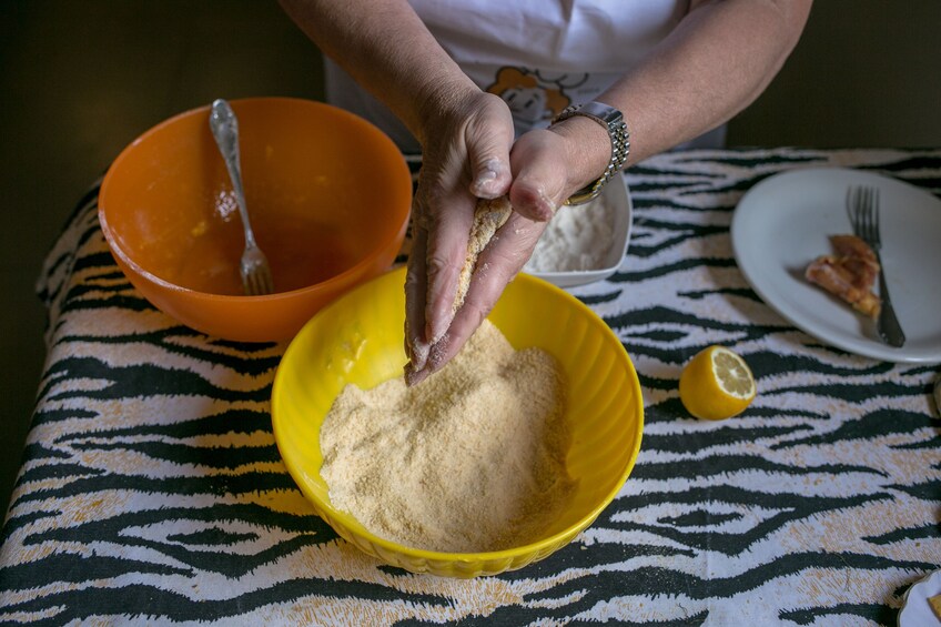 Private cooking class at a local's home in Perugia