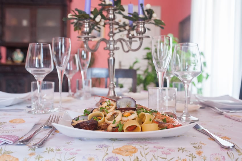 Private Market tour + 4-course Meal in local home in Messina