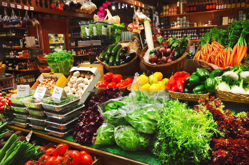 Local Market visit and Dining at a local's home in Modena