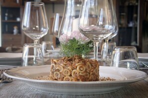 Private Market tour + 4-course Meal in local home in Palermo