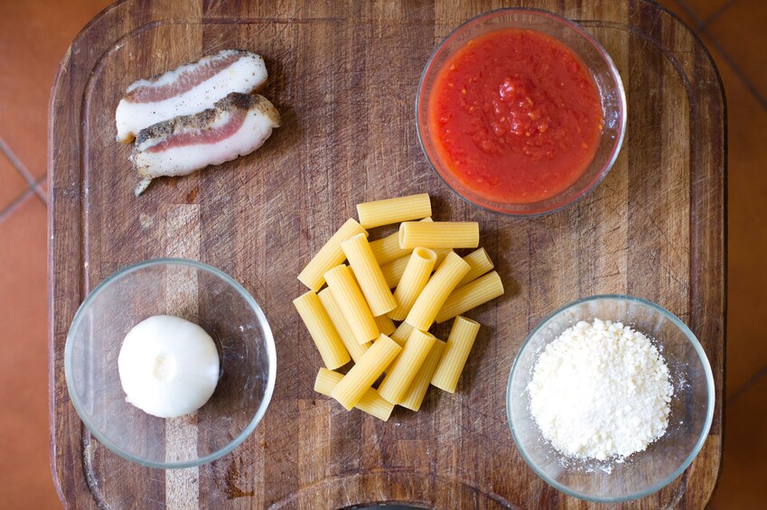 Private Market tour + Cook + Dine in a local home in Rome