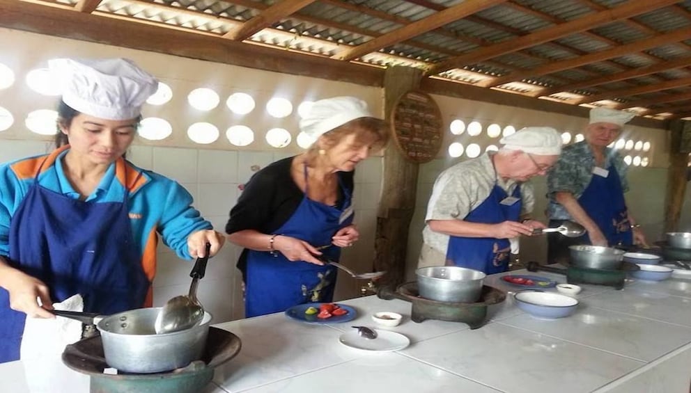 Baan Hongnual Cookery Session and Market Visit with Lunch