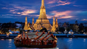 Wan Fah Dinner Cruise Along Chao Phraya River