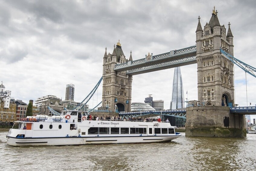 thames cruise from westminster pier to greenwich