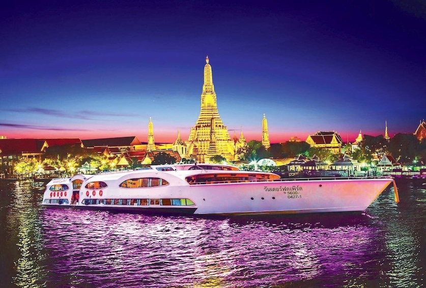 Grand Pearl Dinner Cruise with Live Entertainment