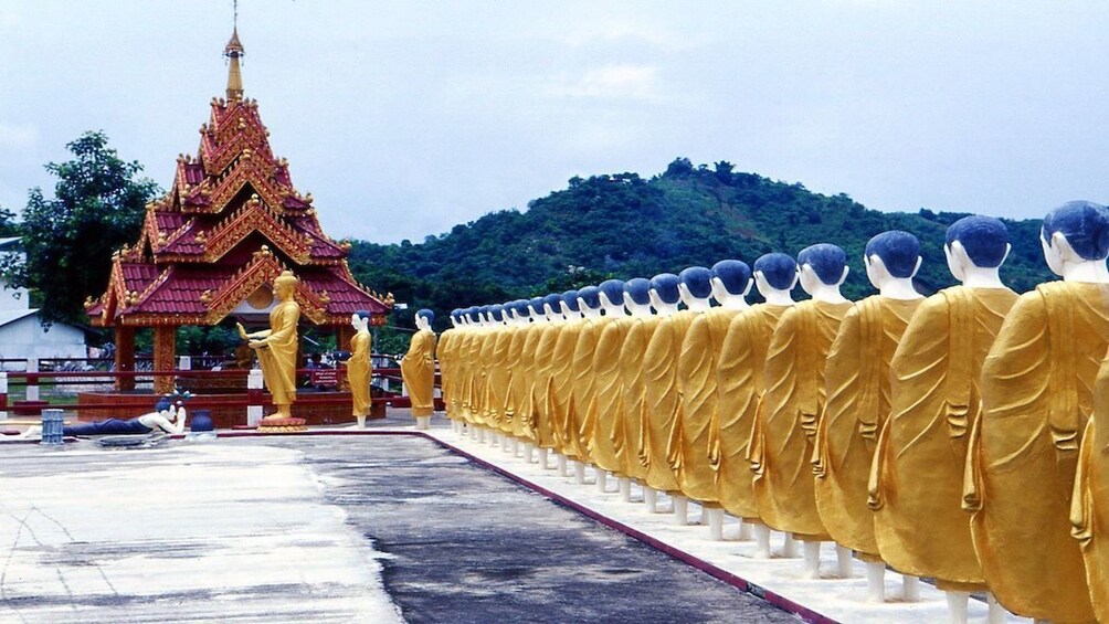 Myanmar Border-Crossing & Mae Khong River Cruise Tour 