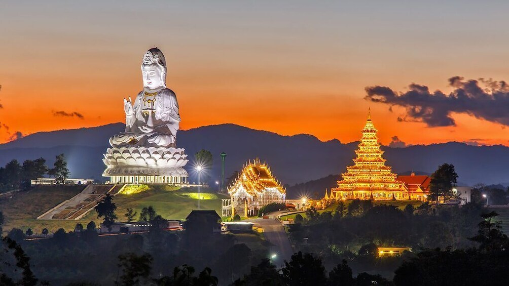 Chiang Rai City & Temples Tour