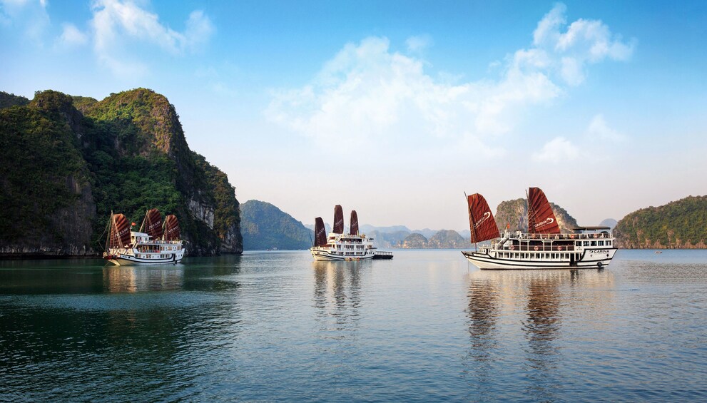 2-day Halong Bay - Bai Tu Long Bay Cruise on Deluxe Junk