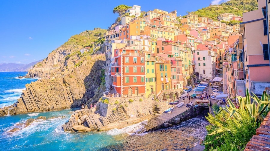 Cinque Terre: the scent of the sea from Florence