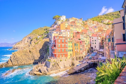 Cinque Terre: the scent of the sea from Florence