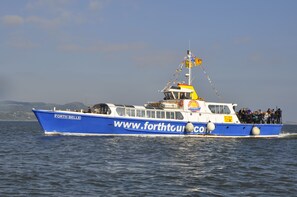 Three Bridges & Inchcolm Island Cruise