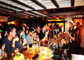Fun bar hopping experience in Nice