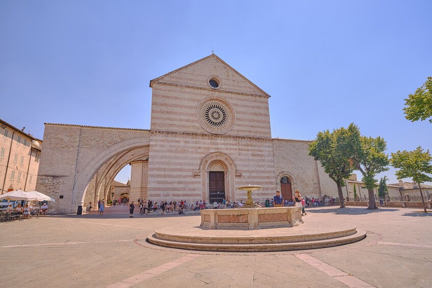 Heart of Umbria region: explore the mystic towns of Orvieto and Assisi