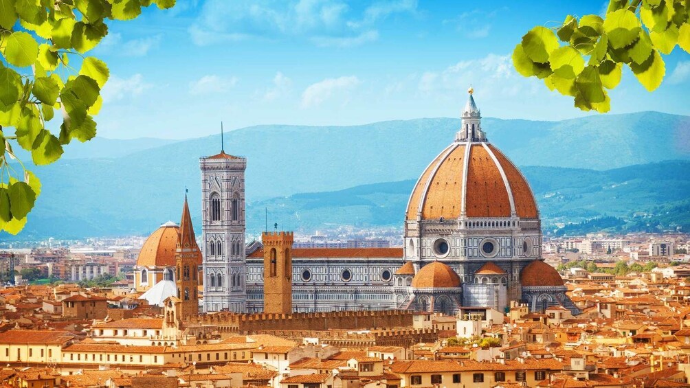 Walking Tour & Uffizi Gallery Monolingual Tour