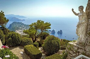 Capri & Anacapri - SELECT Group Tour from Sorrento