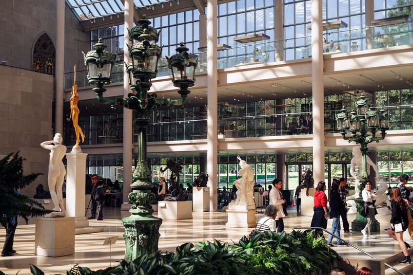 Met Express: Highlights of the Metropolitan Museum of Art