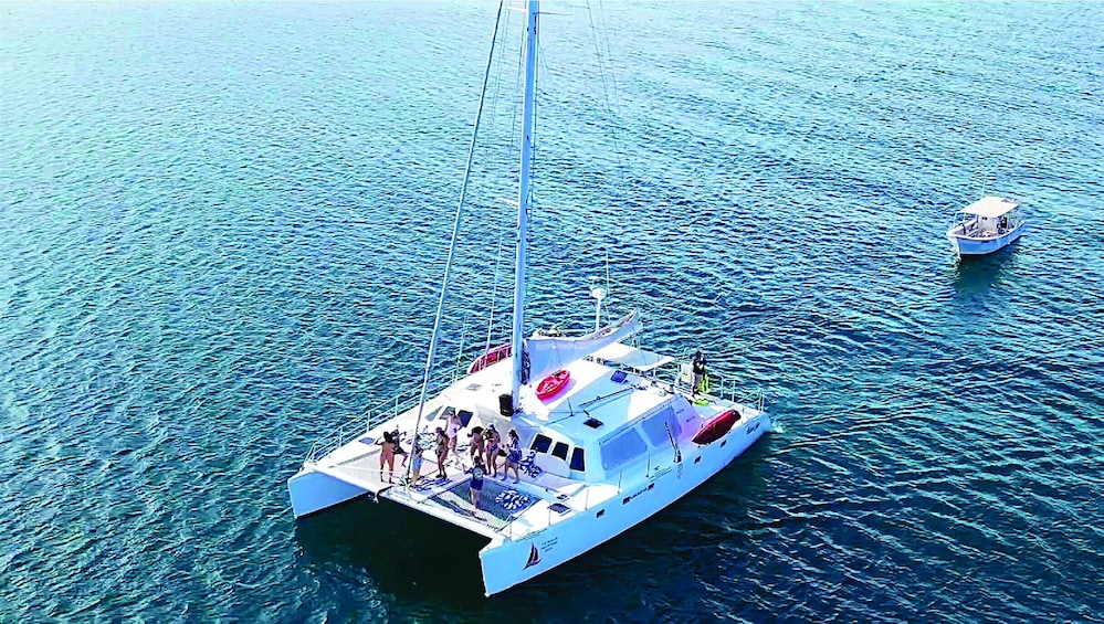 All-Inclusive Sailing, Snorkeling Remote Beaches & Sea Lions