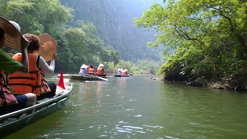 Excursion d'une journée à la pagode Bai Dinh et en bateau à Trang An