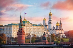 Moscow: Kremlin Ticket and 2-Hour Group Tour