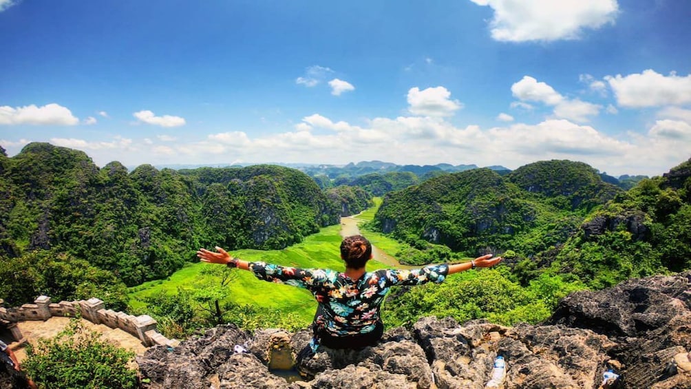 Full Day to Tuyet Tinh Coc - Tam Coc - Mua Cave