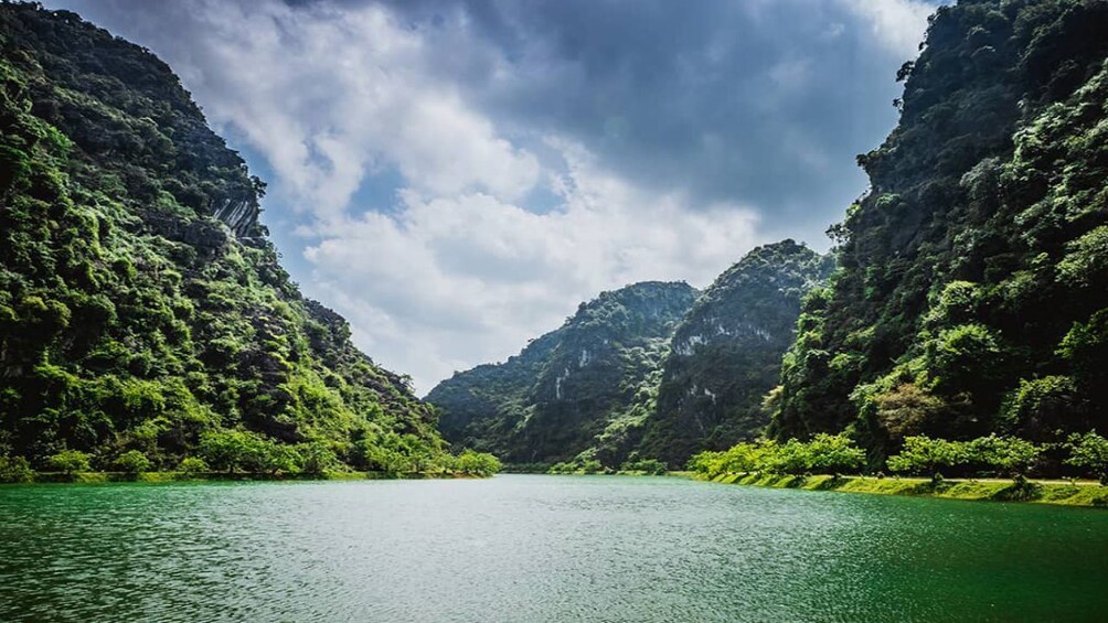 Full Day to Tuyet Tinh Coc - Tam Coc - Mua Cave
