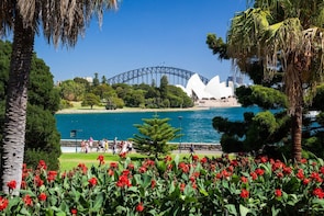 Luxury Sydney Private Day Tour - See Sydney in Style!